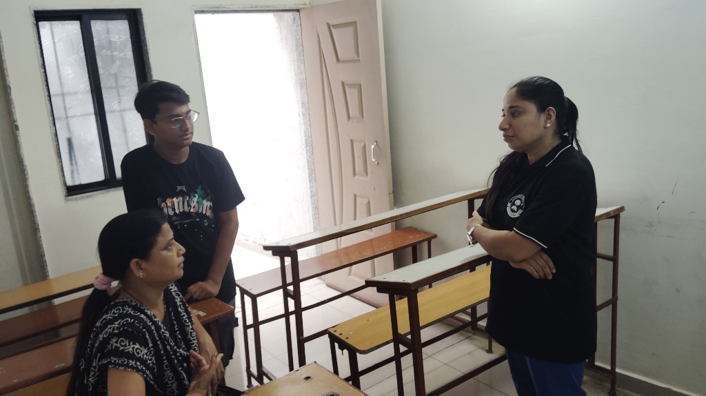 Individual progress feedback discussion with parents