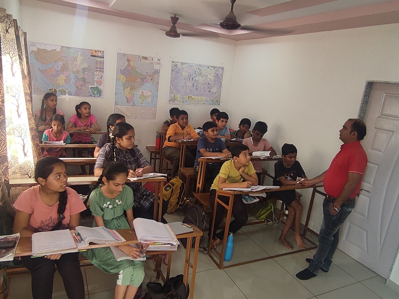 Interactive teaching session with board specialist faculty